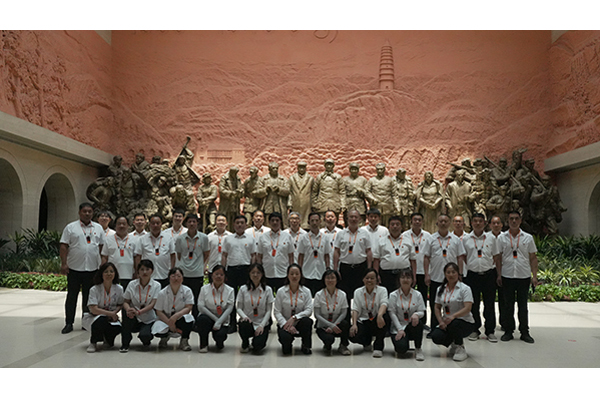 临汾市曲沃县乐昌镇组织镇村党员、干部走进革命圣地延安开展沉浸式学习教育活动