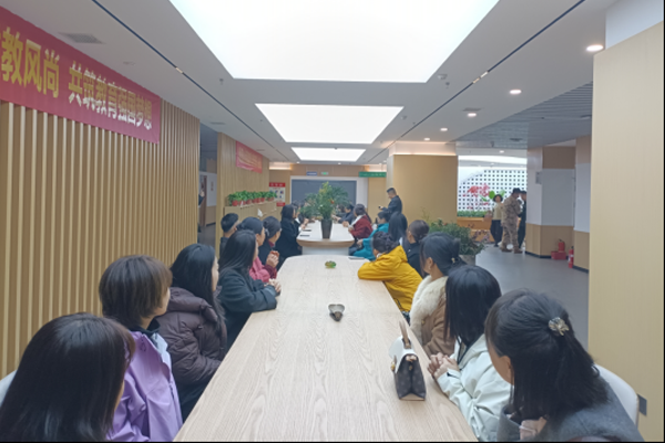 致敬巾帼园丁 绽放***美芳华——山西飞鹰国防教育基地开展三八妇女节女教师公益活动